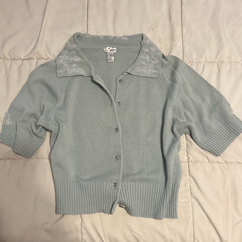 Dainty little vintage cardigan
